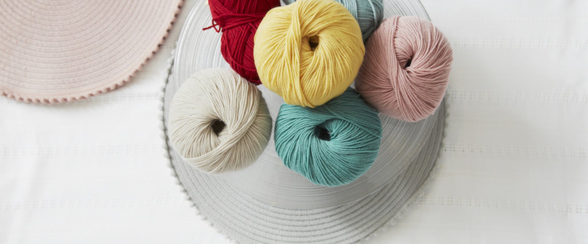 Joining two strands of chunky chenille yarn (no knots needed!) 