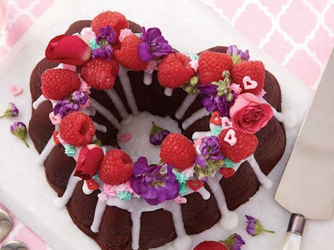 15 romantic Valentine’s Day cake ideas