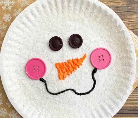 Easy Peasy and Fun Snowman paper plate snowman