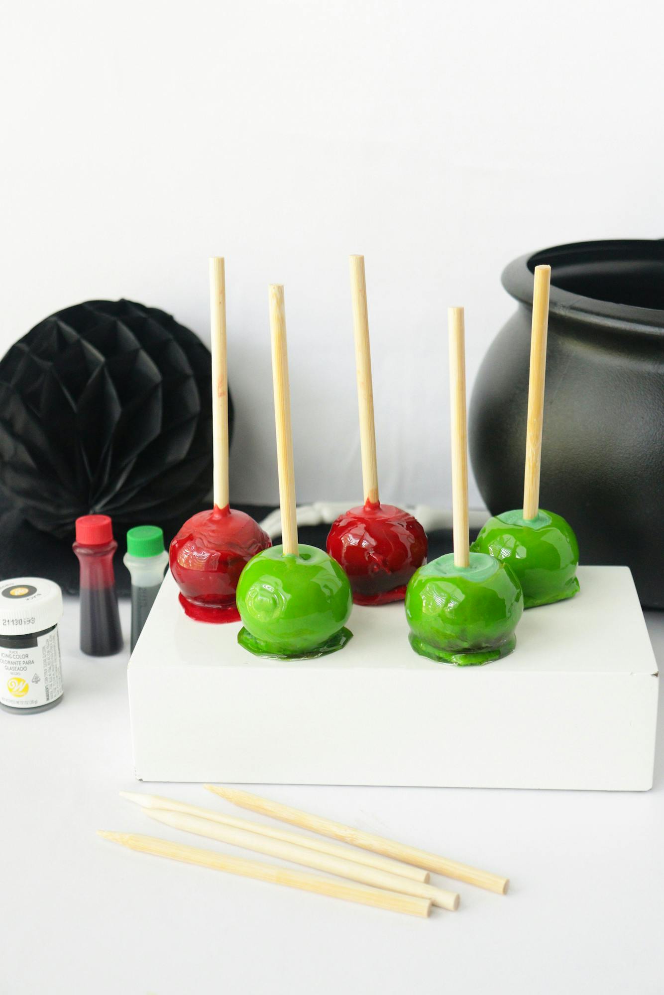 How To Make Candy Apple Cake Pops | LoveCrafts