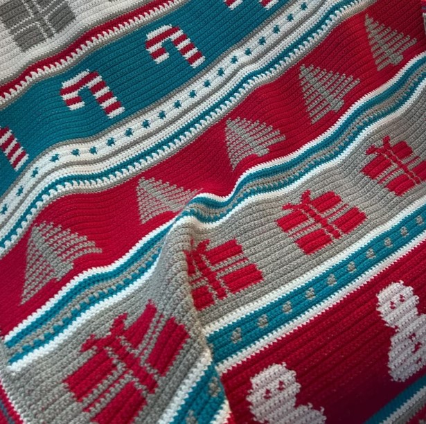 Cuddle up with Christmas crochet blanket patterns