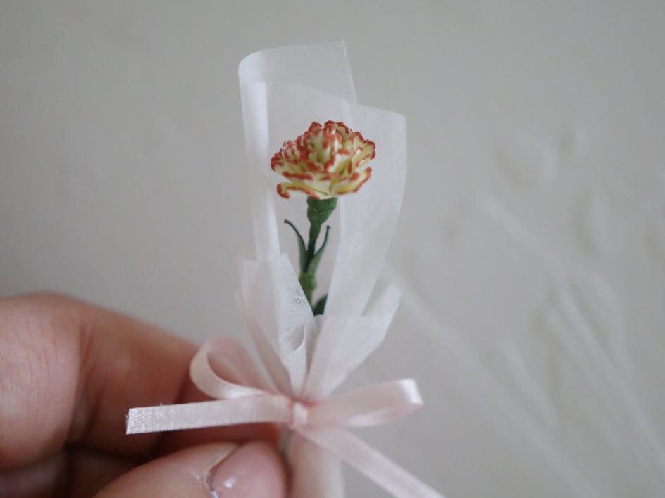 Make the sweetest mini paper carnations for Mother's Day
