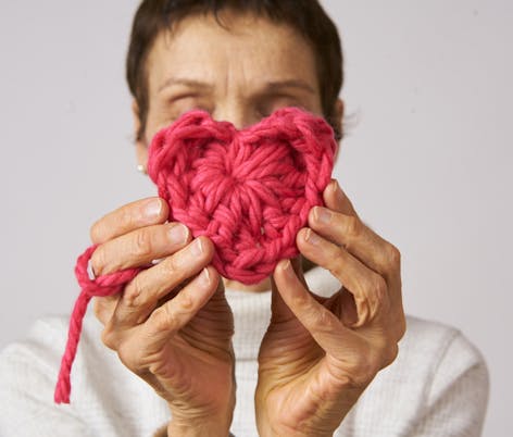knitted love heart super chunky yarn