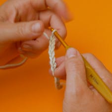 Moss stitch crochet step 2 work a chain 