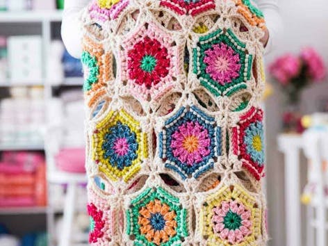 Christmas crochet blanket patterns roundup 