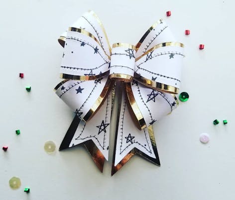 Papercraft Christmas bows by Mommy n Me