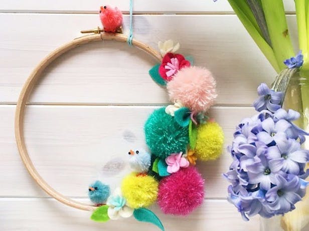 Make a mini springtime Easter wreath