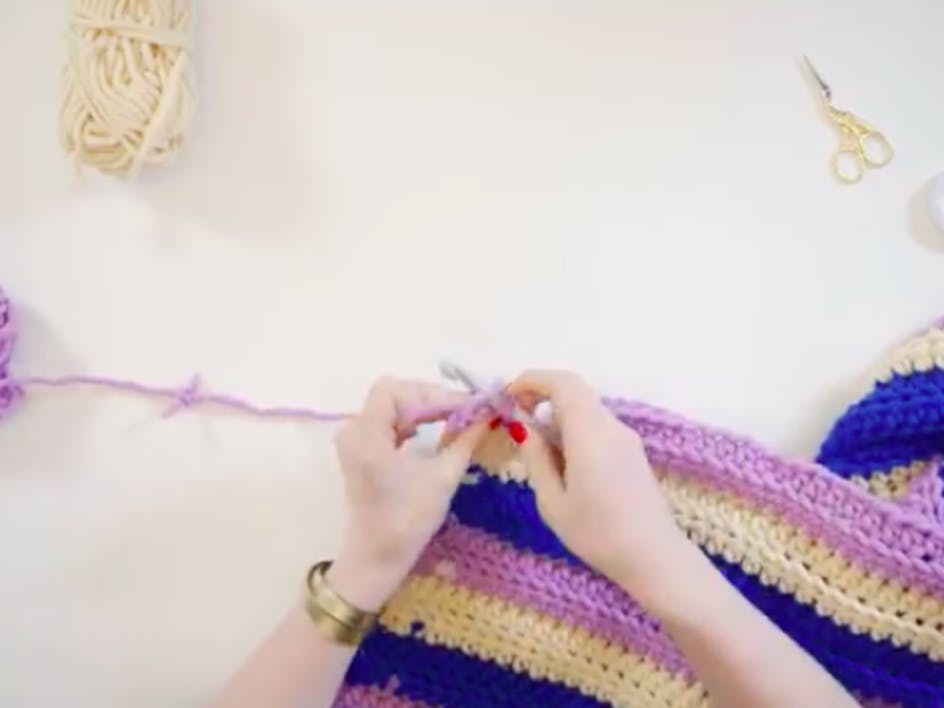 How to crochet a blanket