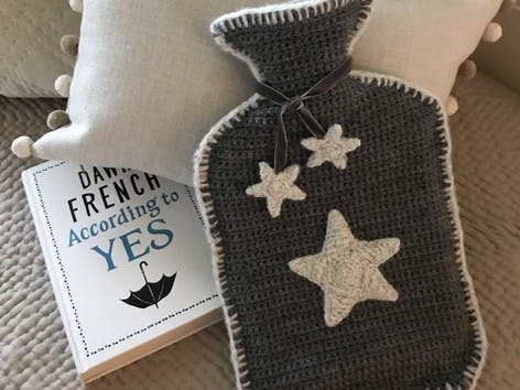 Crochet a sparkly stars hot water bottle cover