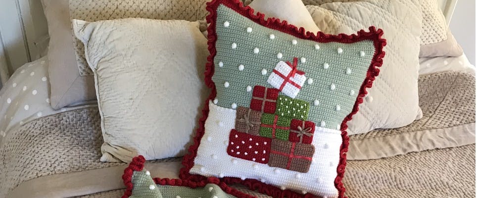 Cosy crochet Christmas cushion