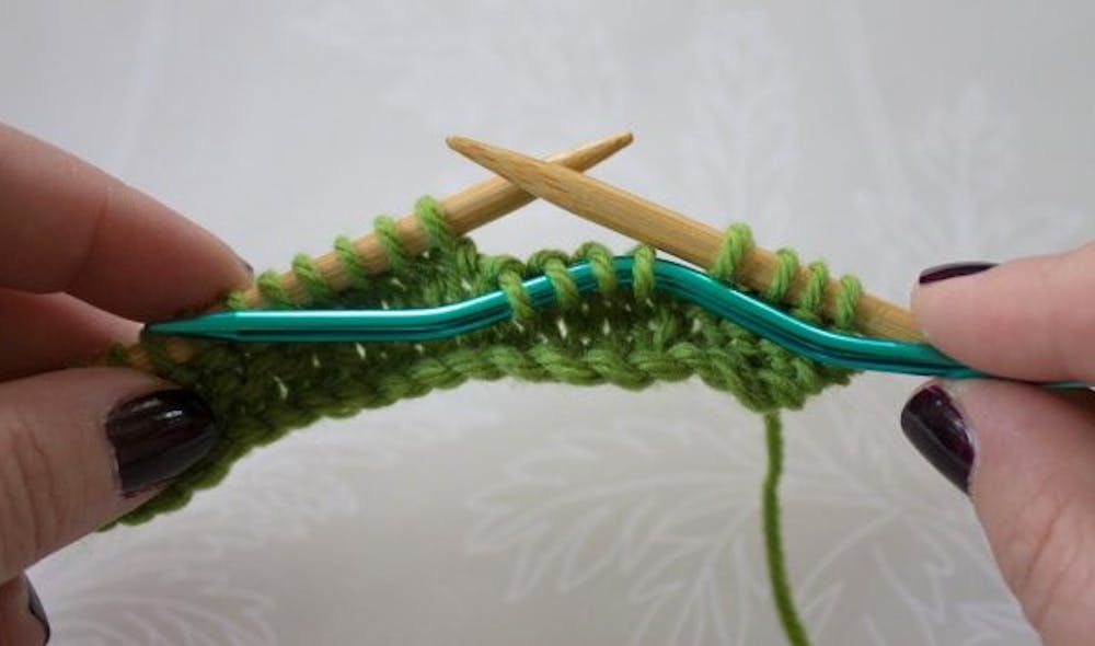 How to knit cables for beginners