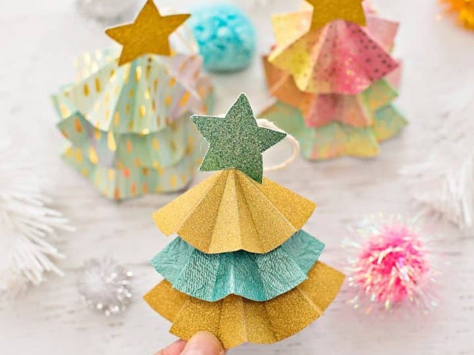 Hello Wonderful papercraft DIY tree ornament 