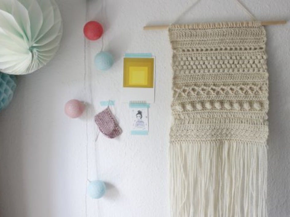 Crochet a gorgeous textured wall hanging