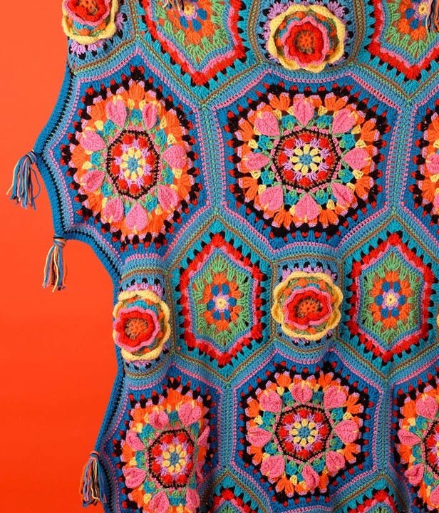Casa Kahlo Blanket in Paintbox Yarns Simply Chunky