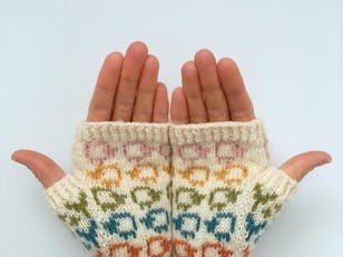 Sheep Shuffle Mitts