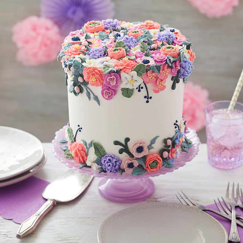 Birthday cake or wedding cake with flowers,happy birthday cake with  macaroon and flower | Photo Download