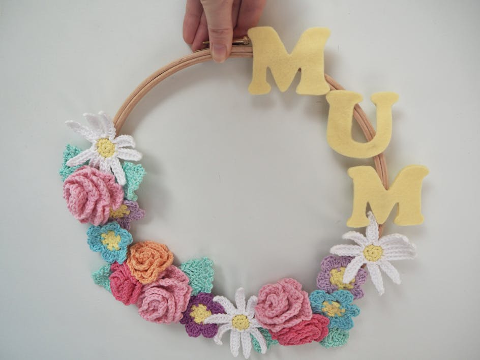 Make a beautiful Mother’s Day crochet floral wreath