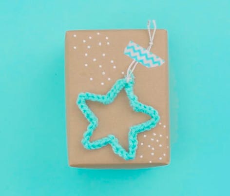 DIY Christmas star gift tags