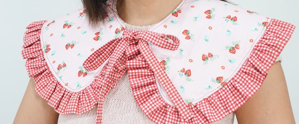 Learn how to sew a fabulous detachable frilly collar