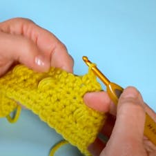 Crochet puff stitch step 1 