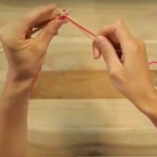 how to cast on - push right needle back