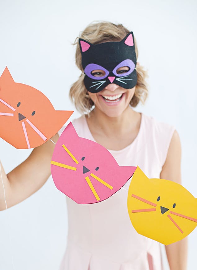 Paper cat garland made by A Subtle Revelry
