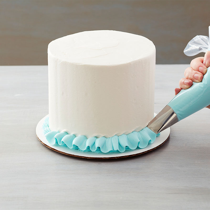 How to Pipe Ruffles on a Cake - YouTube