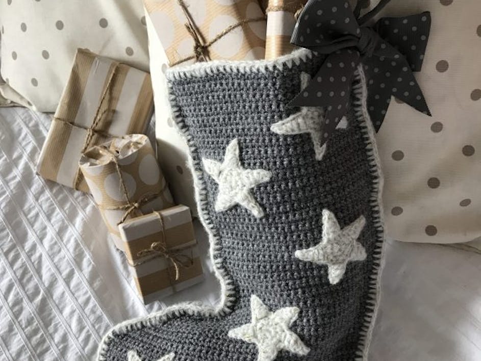 Crochet a sparkly stars Christmas stocking