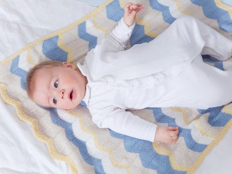 How to choose the right yarn for a baby blanket