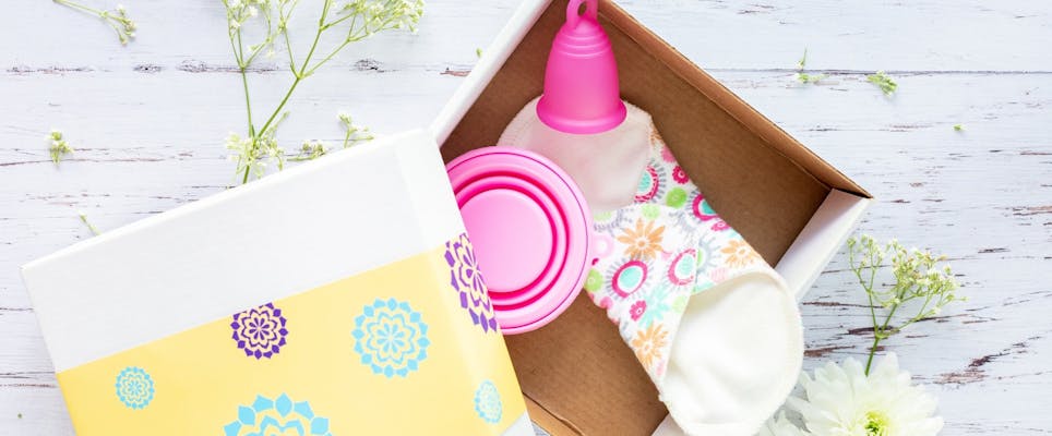 Knit and crochet for change and support Yarn for Menstrual Health