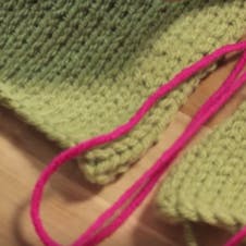 how to mattress stitch - cut your yarn
