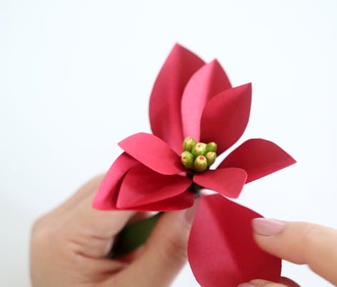 DIY paper poinsettia