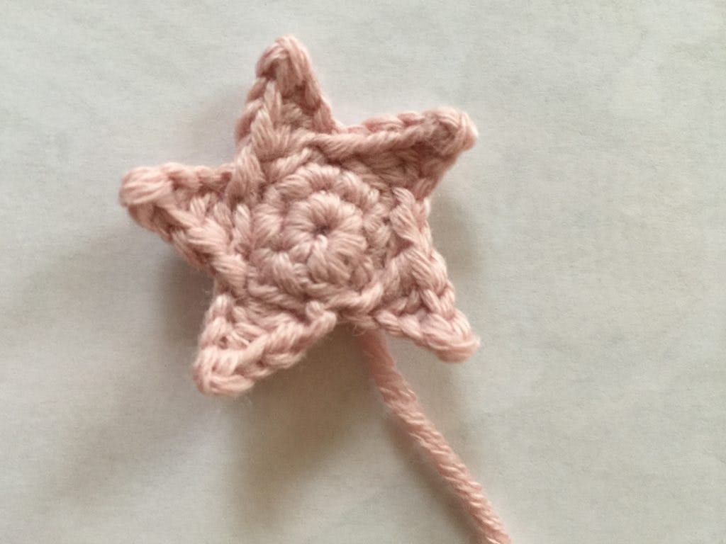 How to crochet a star