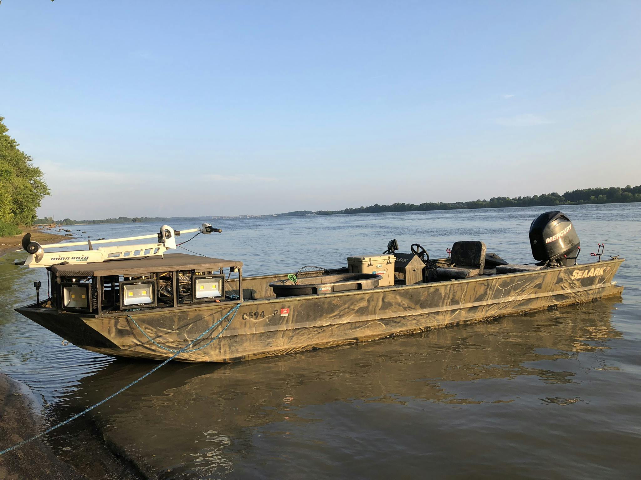 24' SeaArk used by Loveless Outdoor Adventures to take customers on guided bowfishing trips.