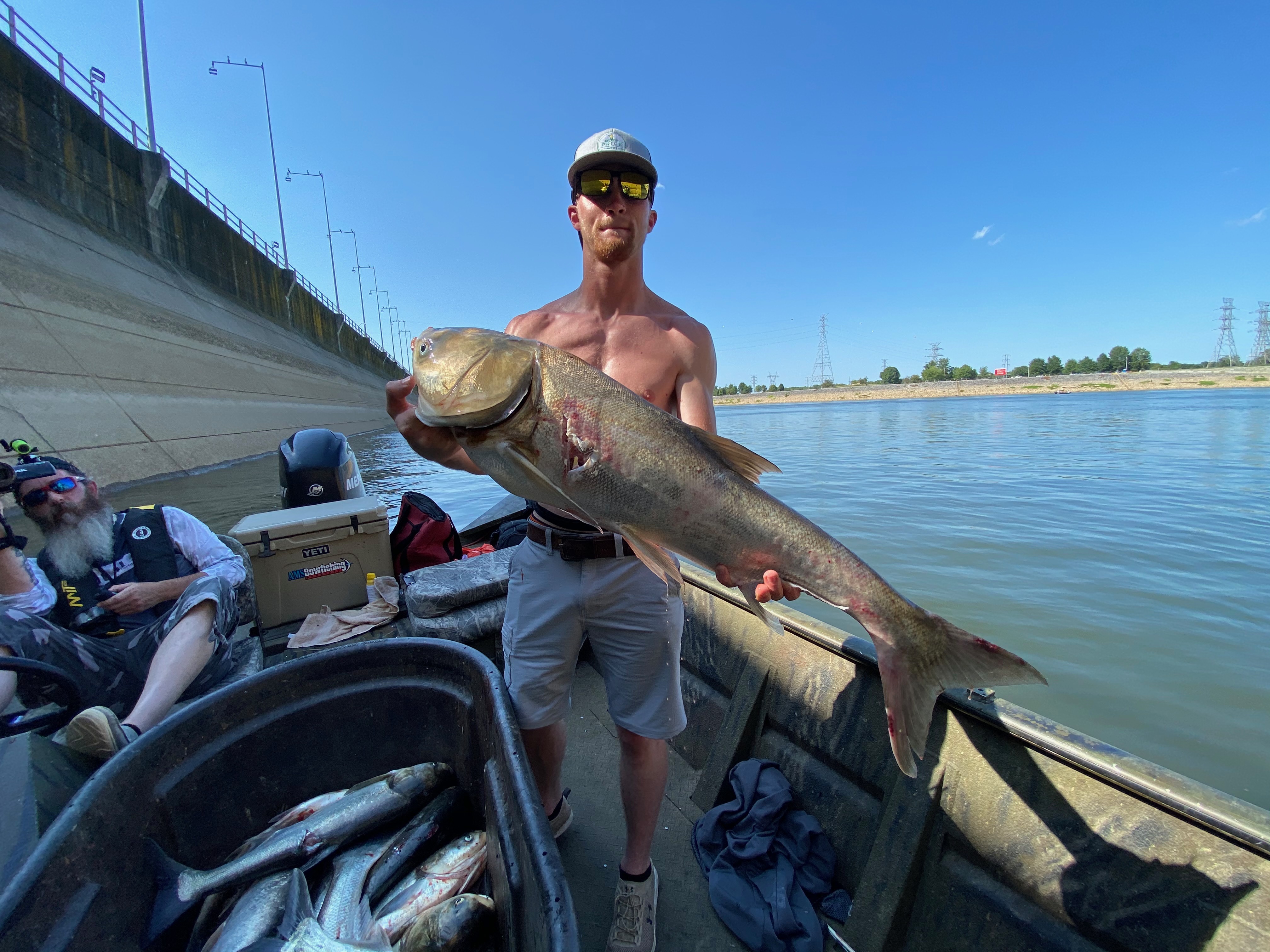 Bowfishing Guide on Kentucky Lake - Loveless Outdoor Adventures