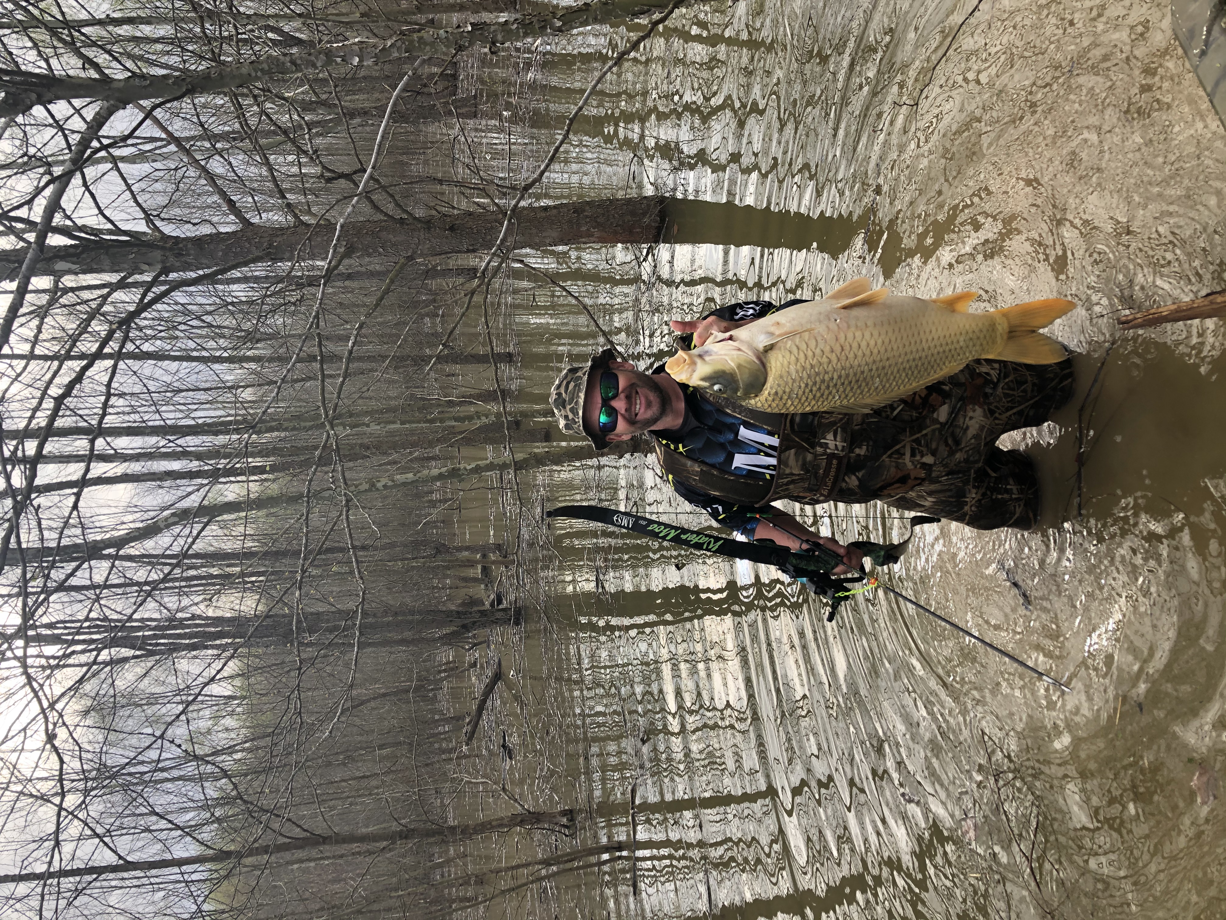 Bowfishing Guide on Kentucky Lake - Loveless Outdoor Adventures