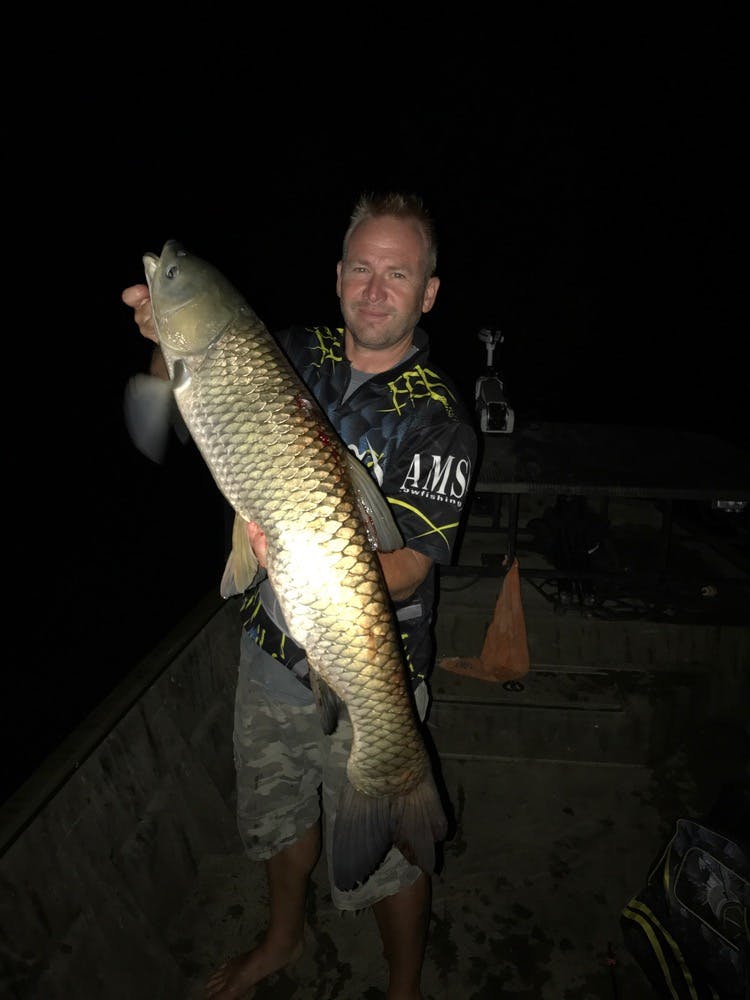 Bowfishing on Kentucky Lake with Damian Loveless