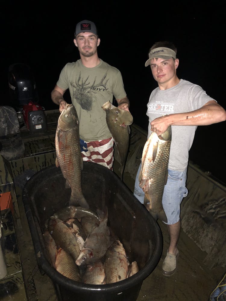 Bowfishing Guide on Kentucky Lake - Loveless Outdoor Adventures