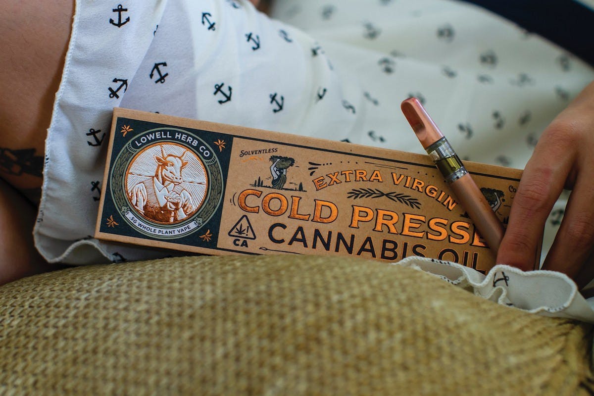 Cold-Pressed Cannabis Oil VS. THC Distillates