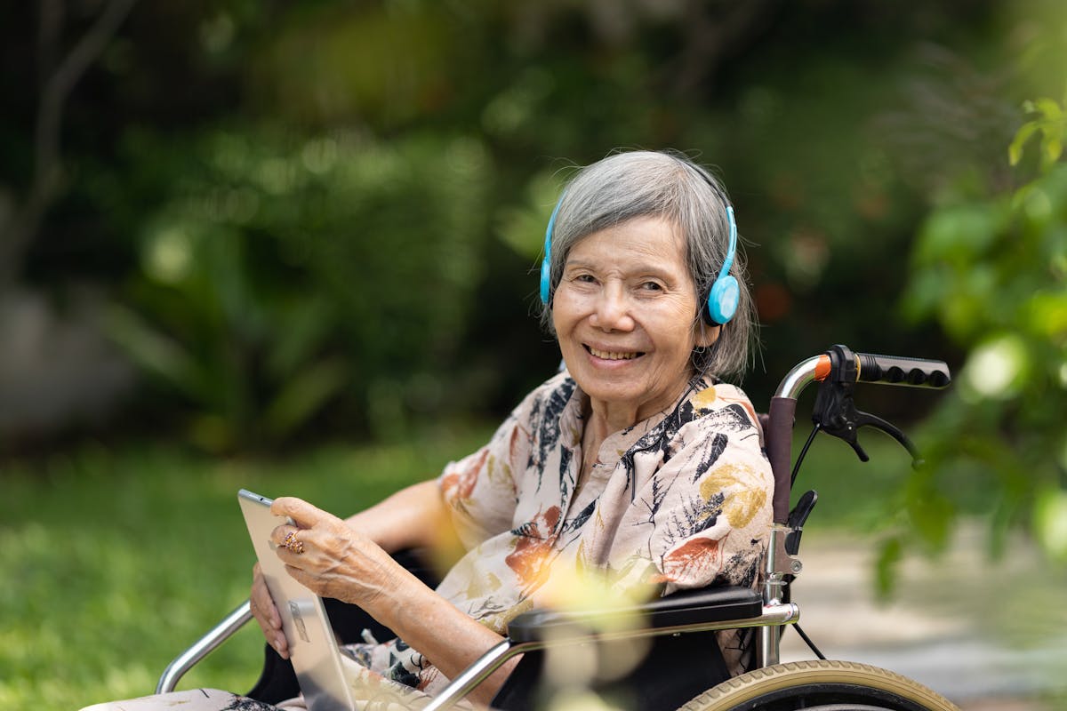 Music therapy in dementia treatment on elderly woman.