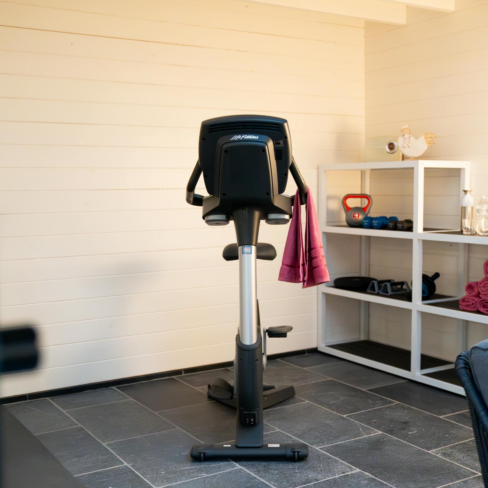 fitnessruimte in poolhouse