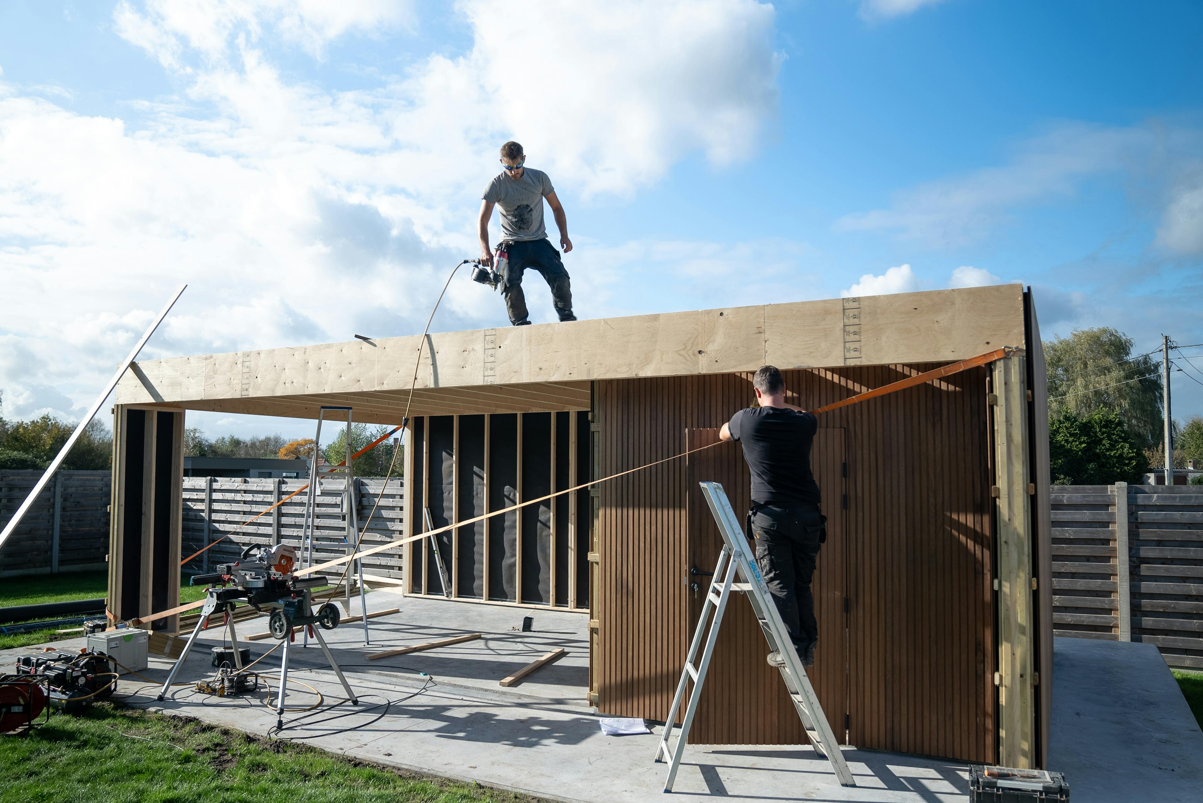Schrijnwerker plaatser houten bijgebouwen