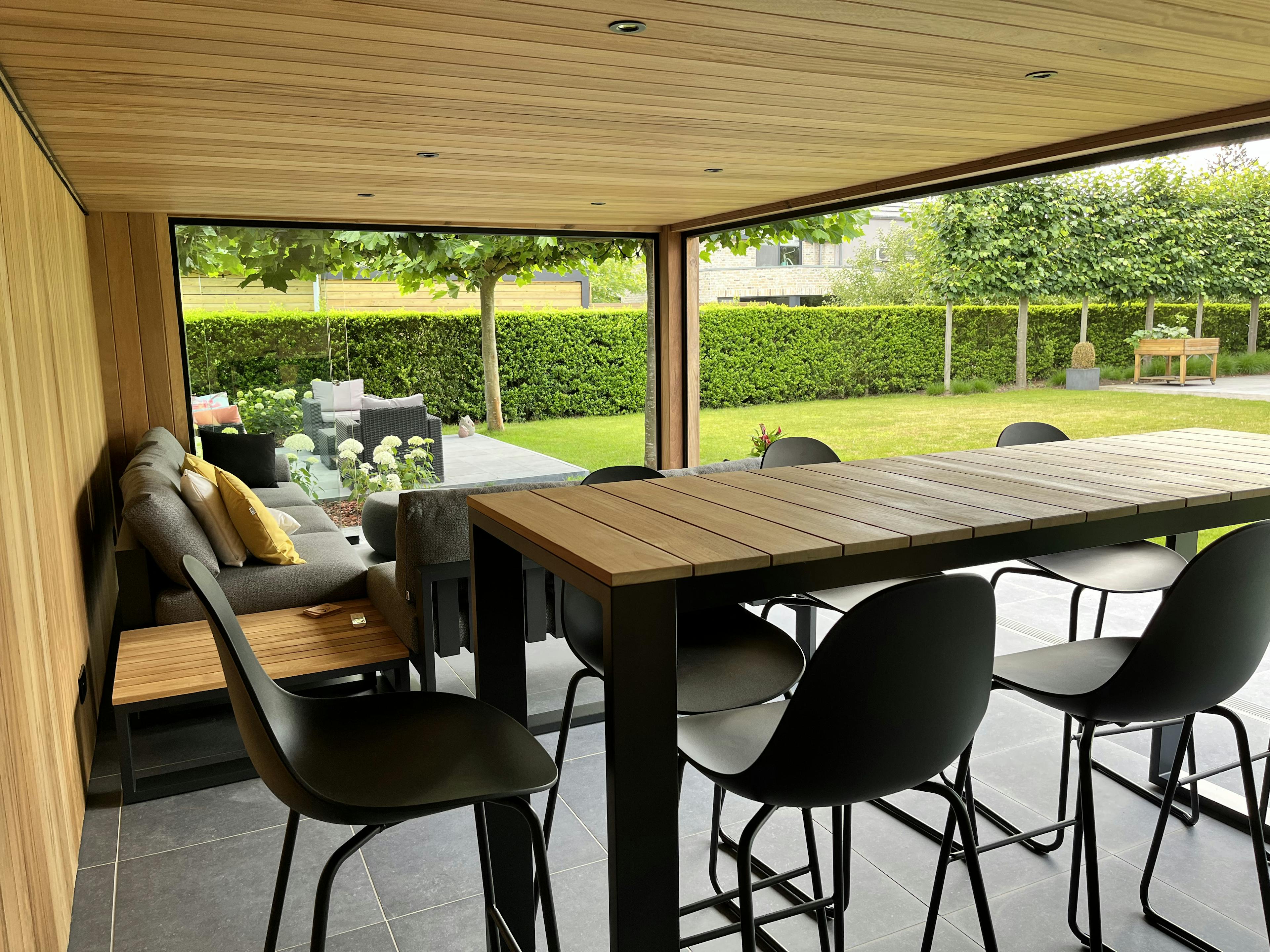 Poolhouse met bar