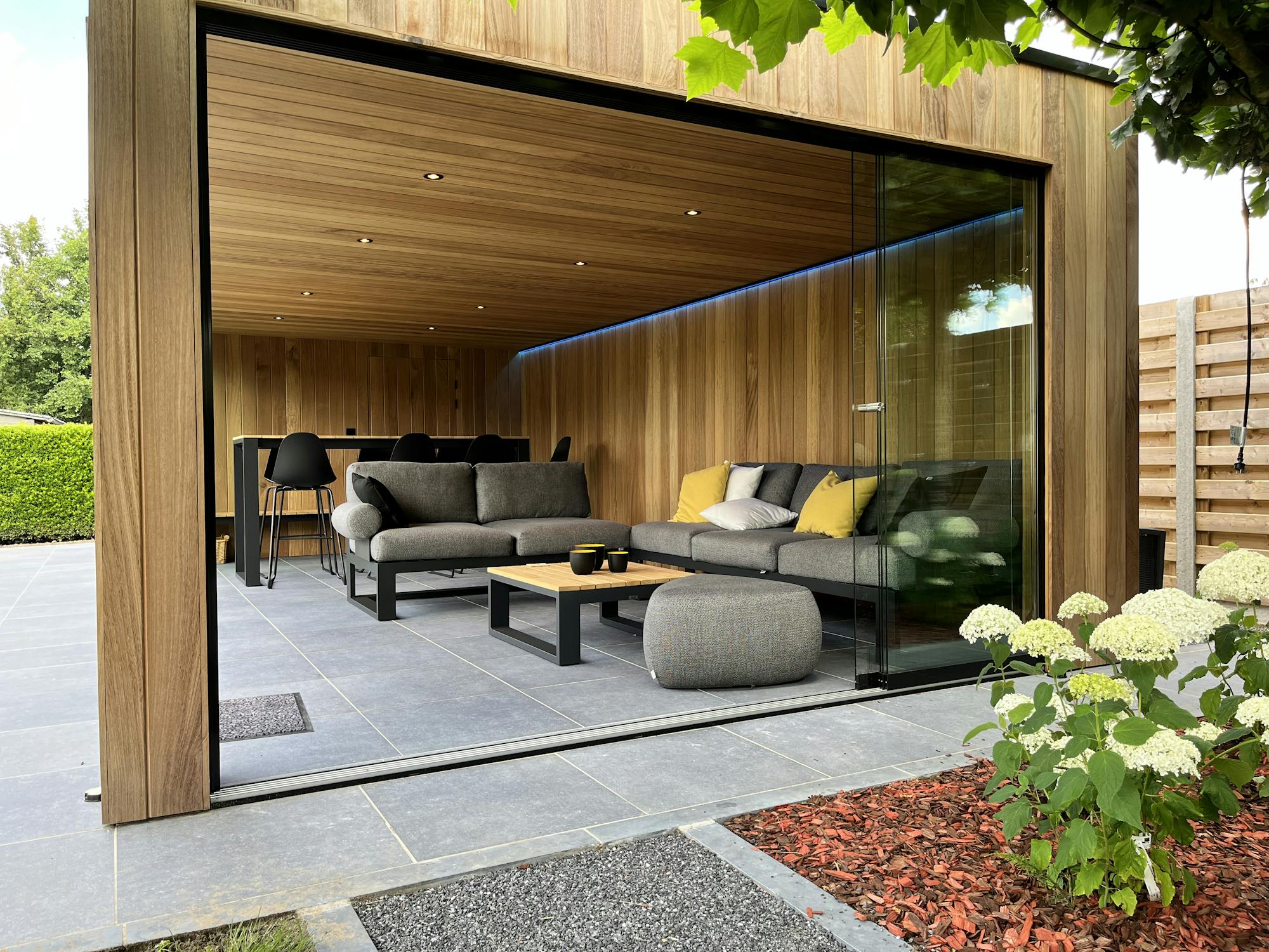 led onder overkapping