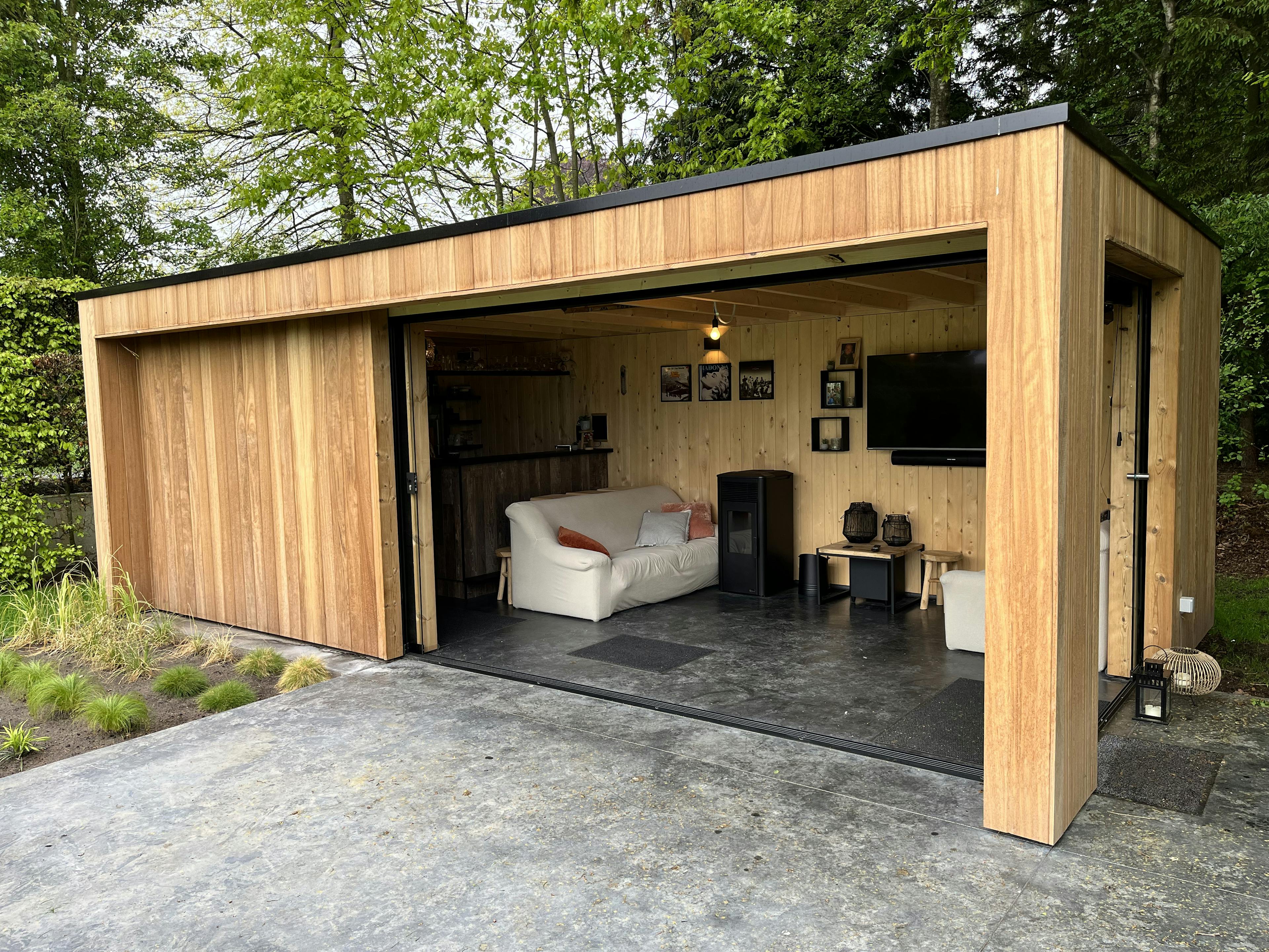 Mancave in hout bouwpakket Herentals
