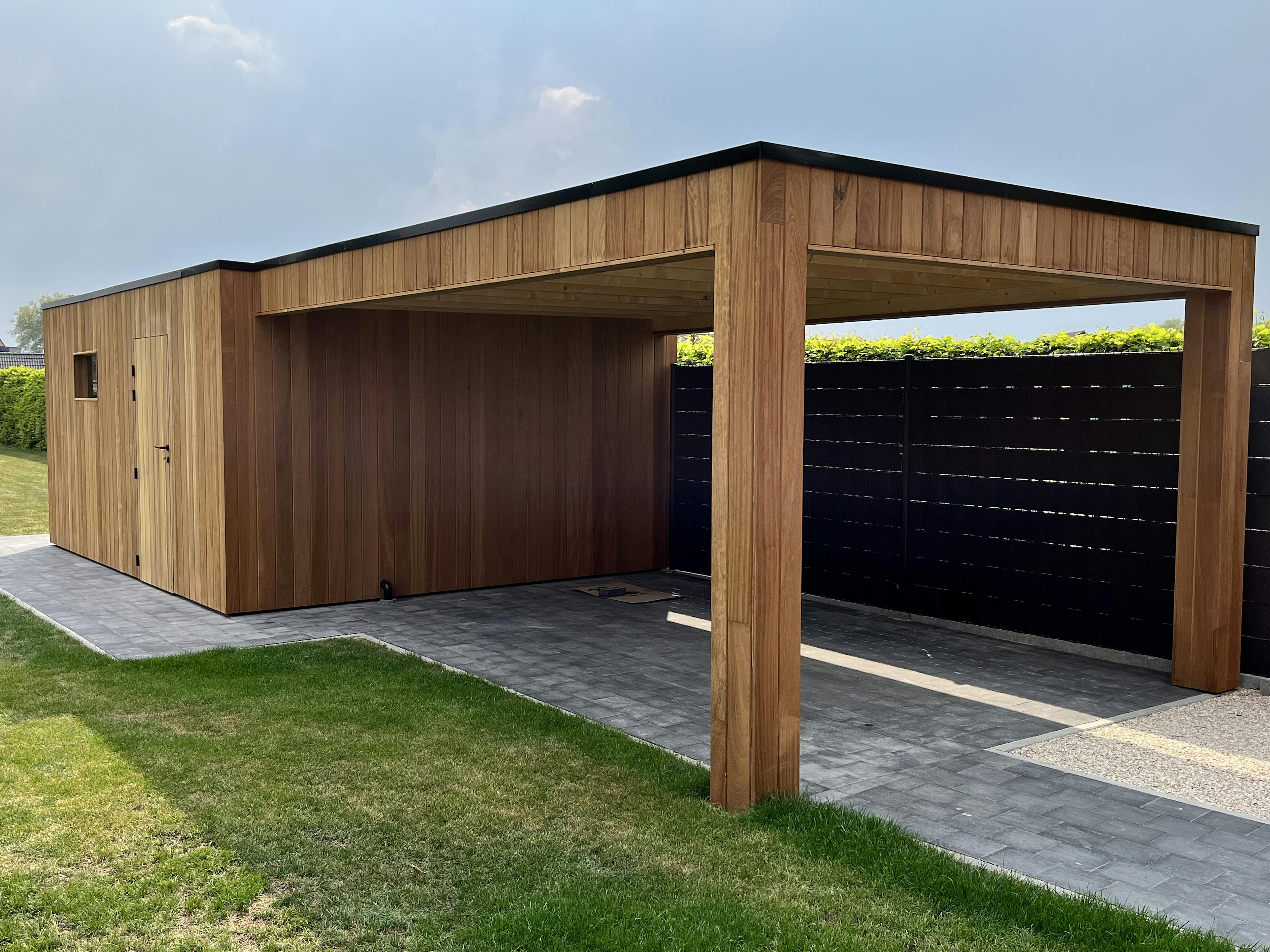 Carport van hout