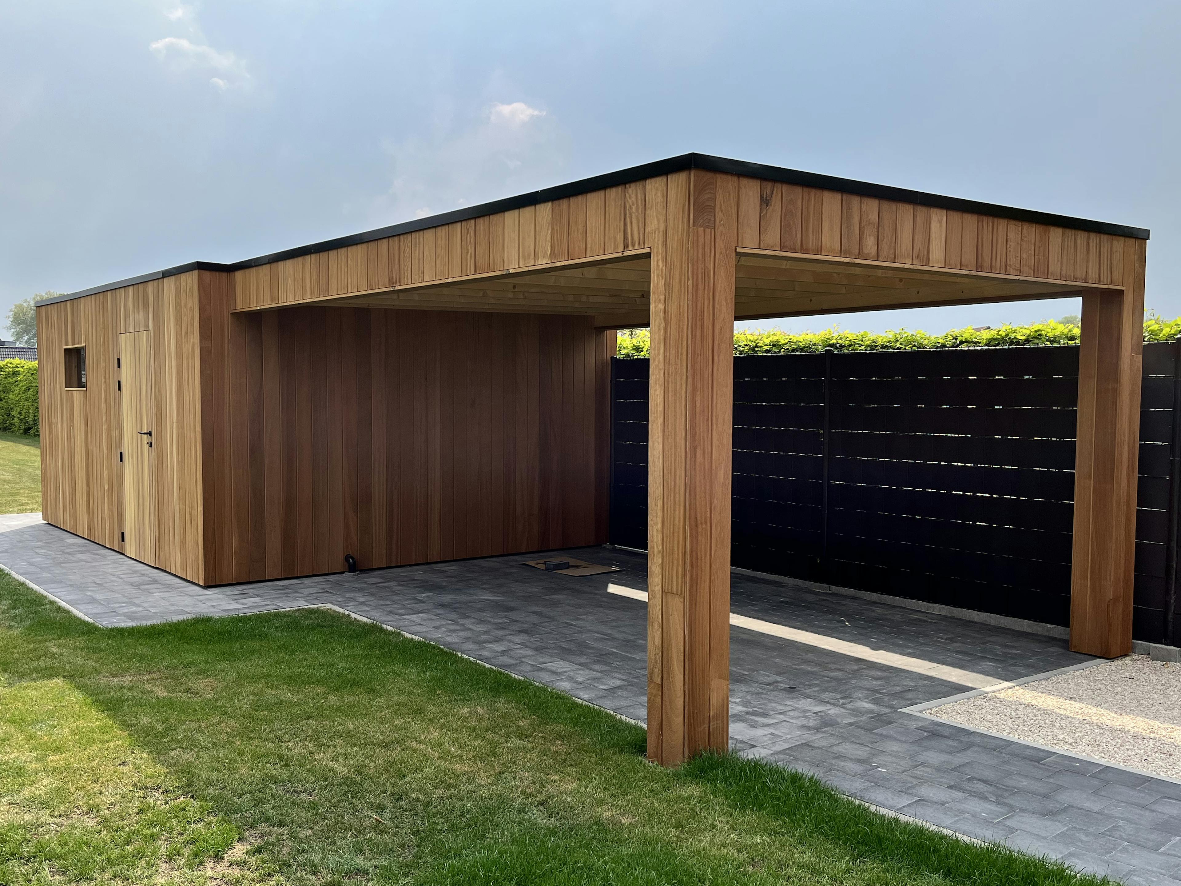 Carport van hout