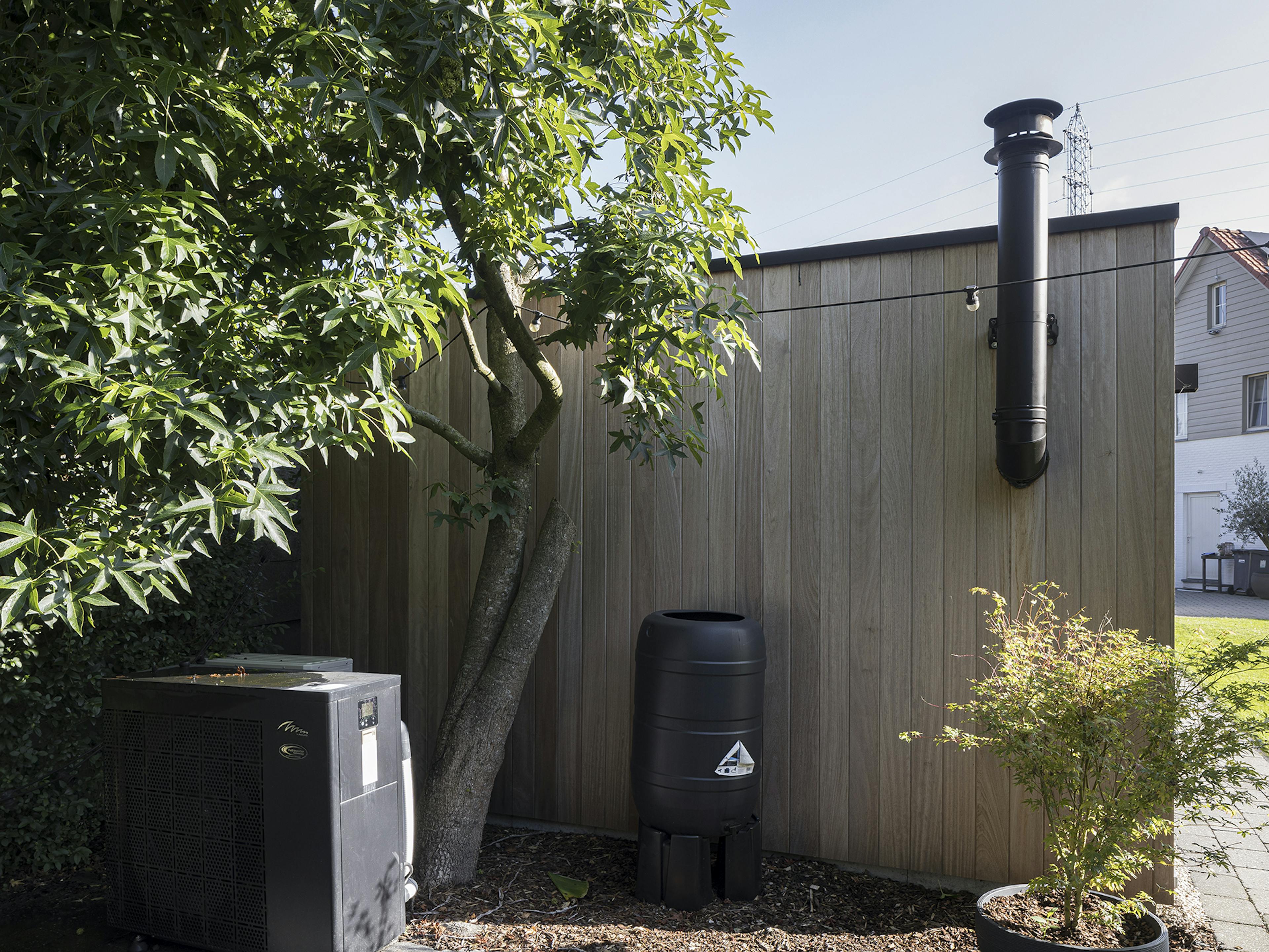 Bijgebouw tuin ingewerkte schouw