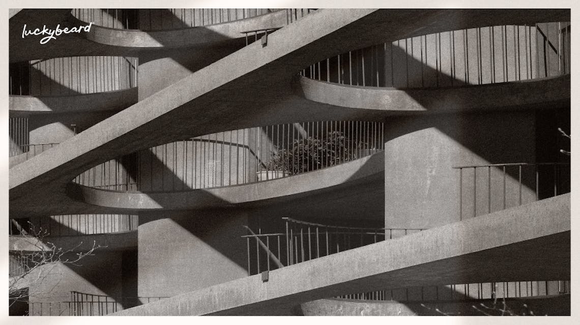 Concrete construction of balconies and walls