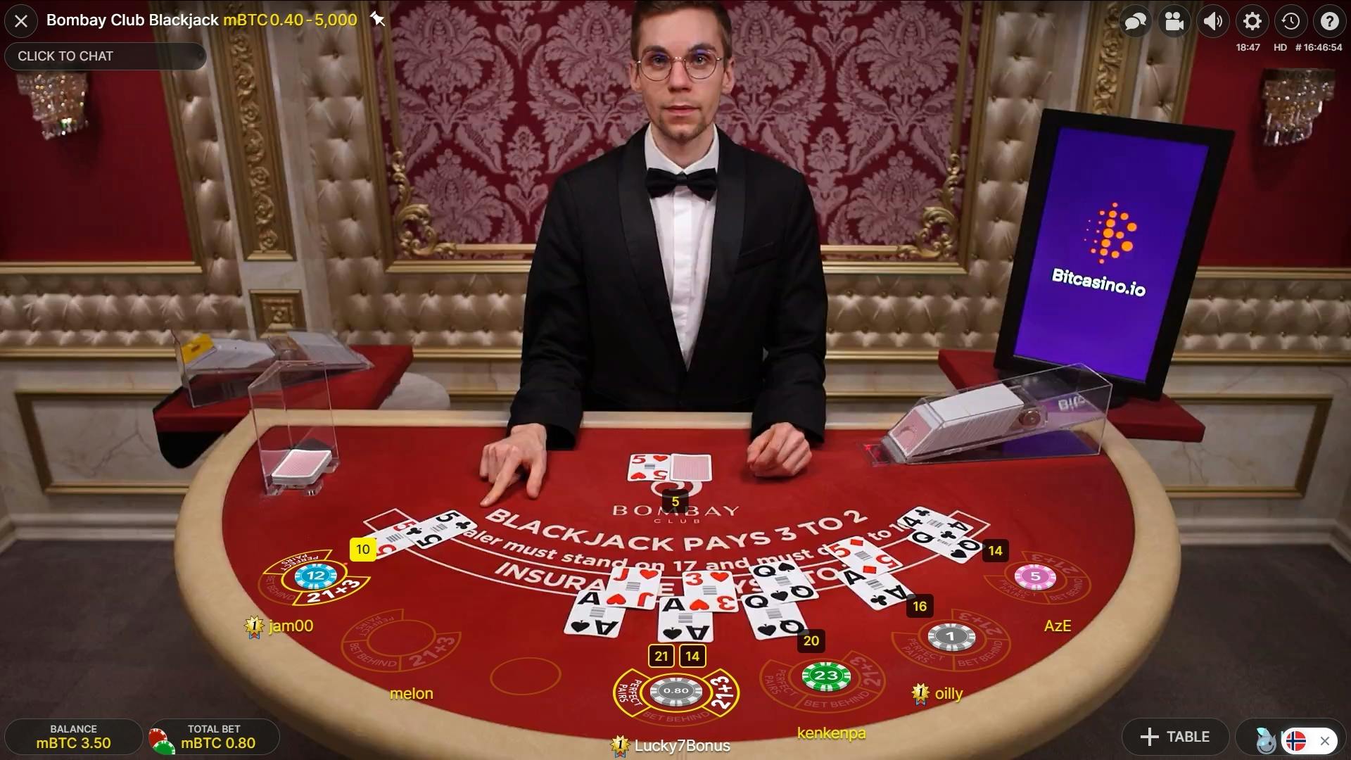 Lucky7Bonus decided to split and gets 14 and 21.
